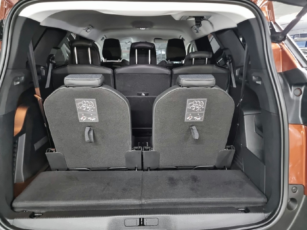 Peugeot 5008 BlueHDi 130 S&S Allure Pack 96 kW (130 CV) - 13