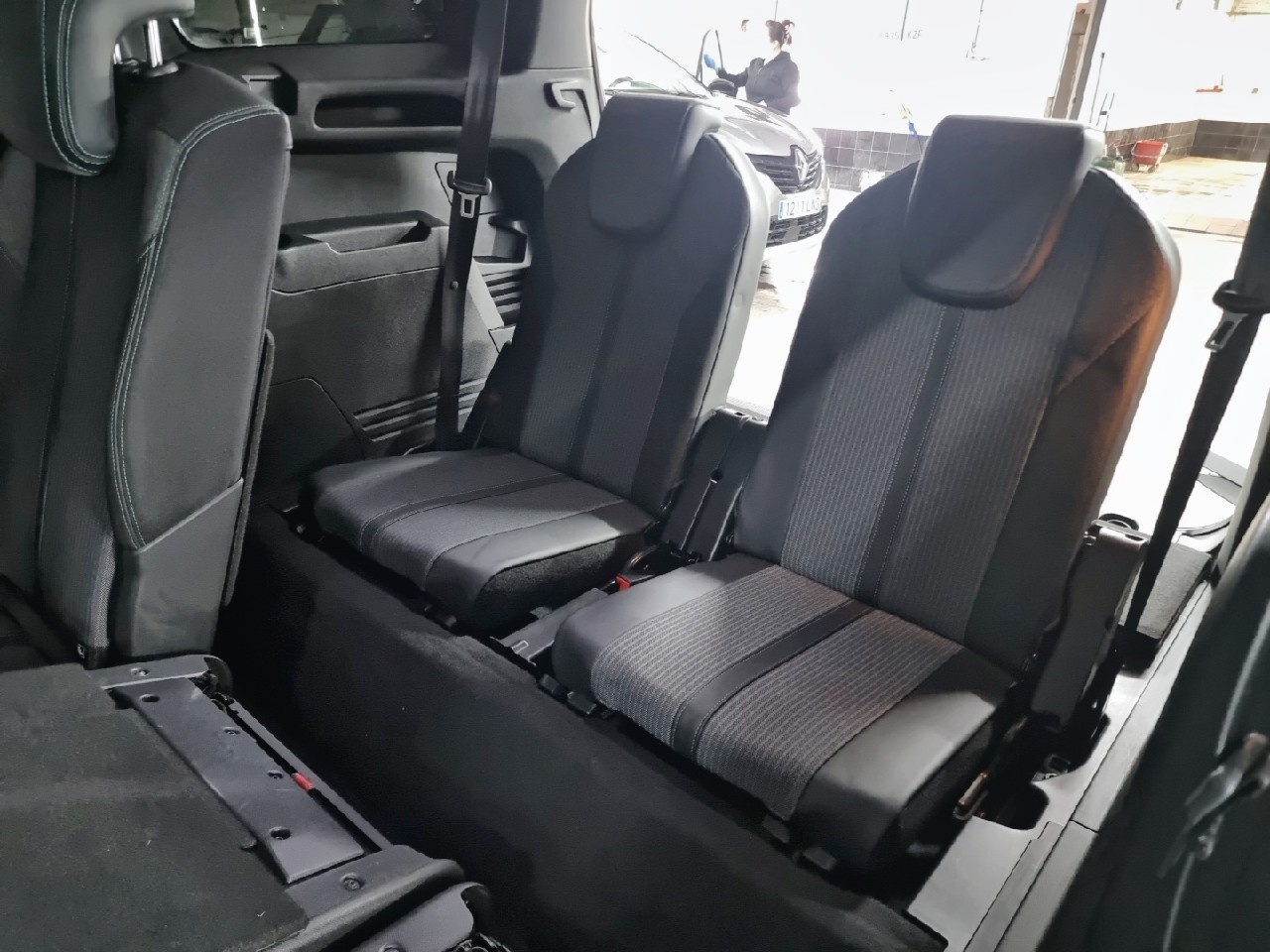 Peugeot 5008 BlueHDi 130 S&S Allure Pack 96 kW (130 CV) - 14