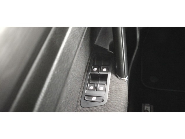 VolkswagenGolf Advance 1.4 TSI 92 kW (125 CV) DSG Vehículo usado en Barcelona - 28