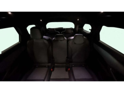 Peugeot 5008 Hybrid 1.2 Allure eDCS6 100 kW (136 CV) Peugeot 5008 Hybrid 1.2 Allure eDCS6 100 kW (136 CV)