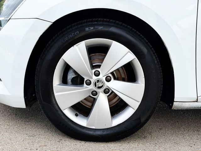 SkodaSuperb Combi 2.0 TDI Style DSG 110 kW (150 CV) Vehículo usado en Barcelona - 13