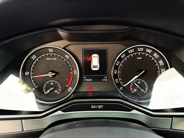 SkodaSuperb Combi 2.0 TDI Style DSG 110 kW (150 CV) Vehículo usado en Barcelona - 17