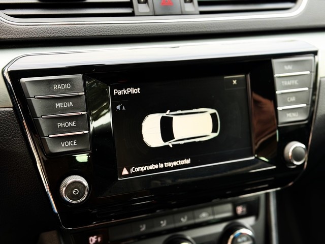 SkodaSuperb Combi 2.0 TDI Style DSG 110 kW (150 CV) Vehículo usado en Barcelona - 20