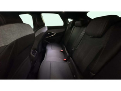 Peugeot 3008 Allure Hybrid eDCS6 100 kW (136 CV) Peugeot 3008 Allure Hybrid eDCS6 100 kW (136 CV)