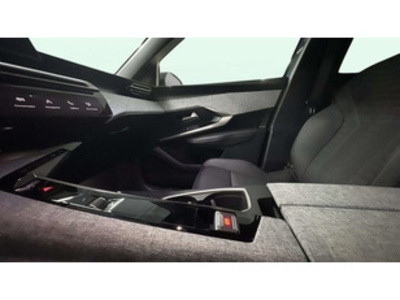 Peugeot 3008 Allure Hybrid eDCS6 100 kW (136 CV) Peugeot 3008 Allure Hybrid eDCS6 100 kW (136 CV)