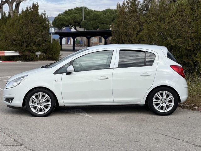 OpelCorsa 1.2 Essentia 59 kW (80 CV) Vehículo usado en Barcelona - 3
