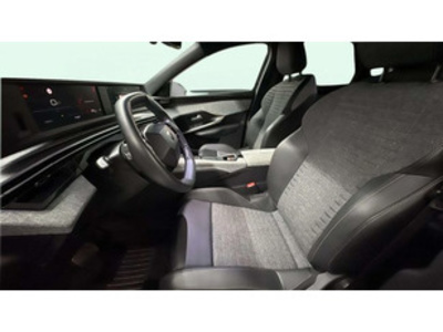 Peugeot 3008 Allure Hybrid eDCS6 100 kW (136 CV) Peugeot 3008 Allure Hybrid eDCS6 100 kW (136 CV)