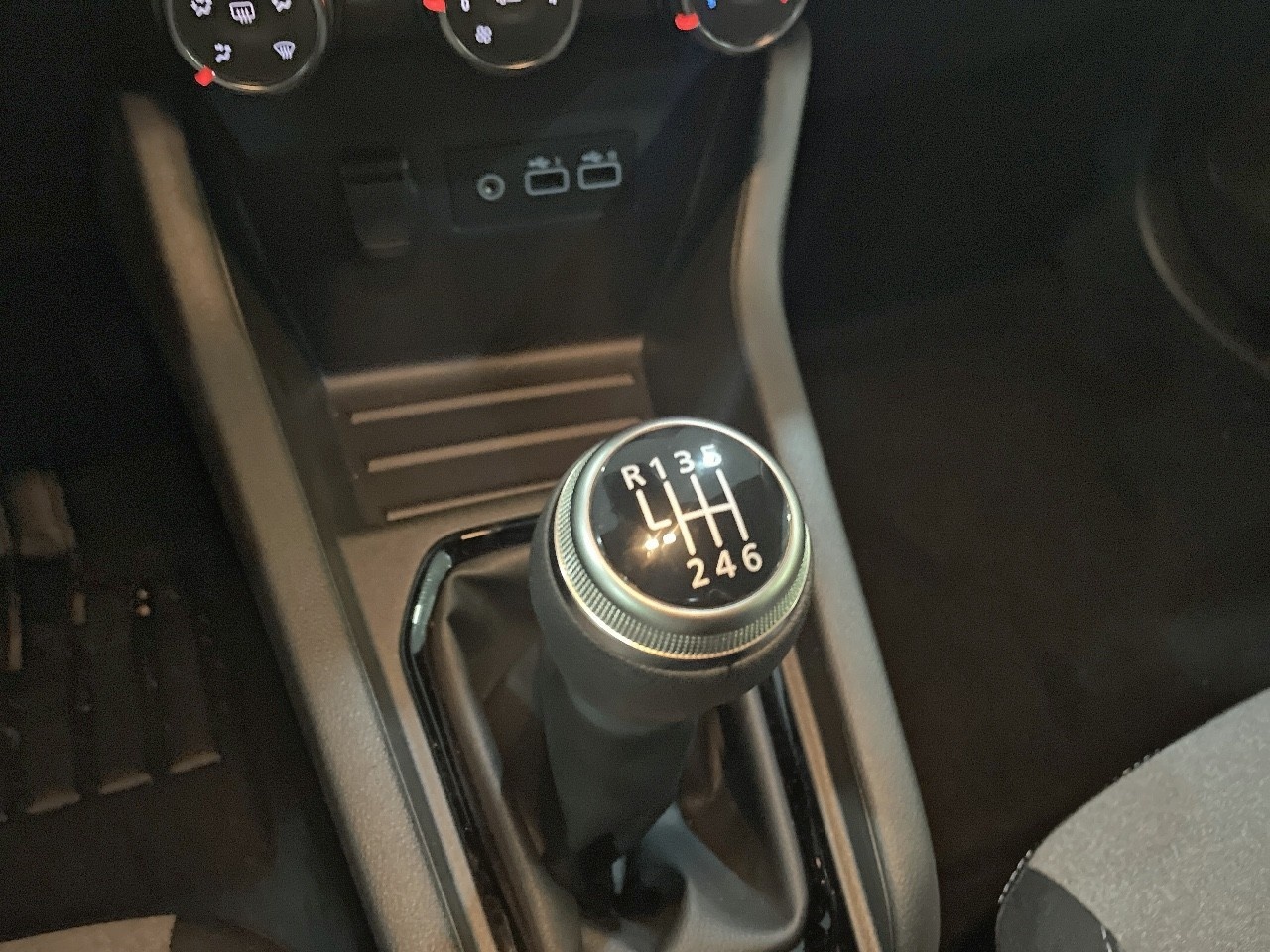 Renault Clio Evolution dCi 74 kW (100 CV) - 10