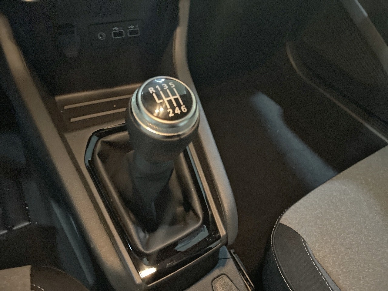 Renault Clio Evolution dCi 74 kW (100 CV) - 10