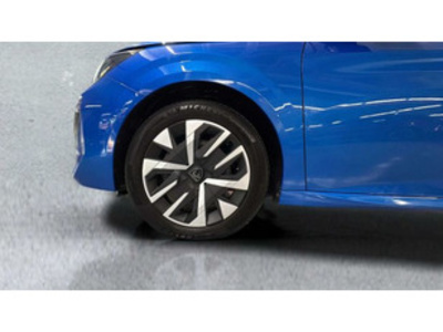 Peugeot 208 PureTech 100 Active 75 kW (100 CV) Peugeot 208 PureTech 100 Active 75 kW (100 CV)