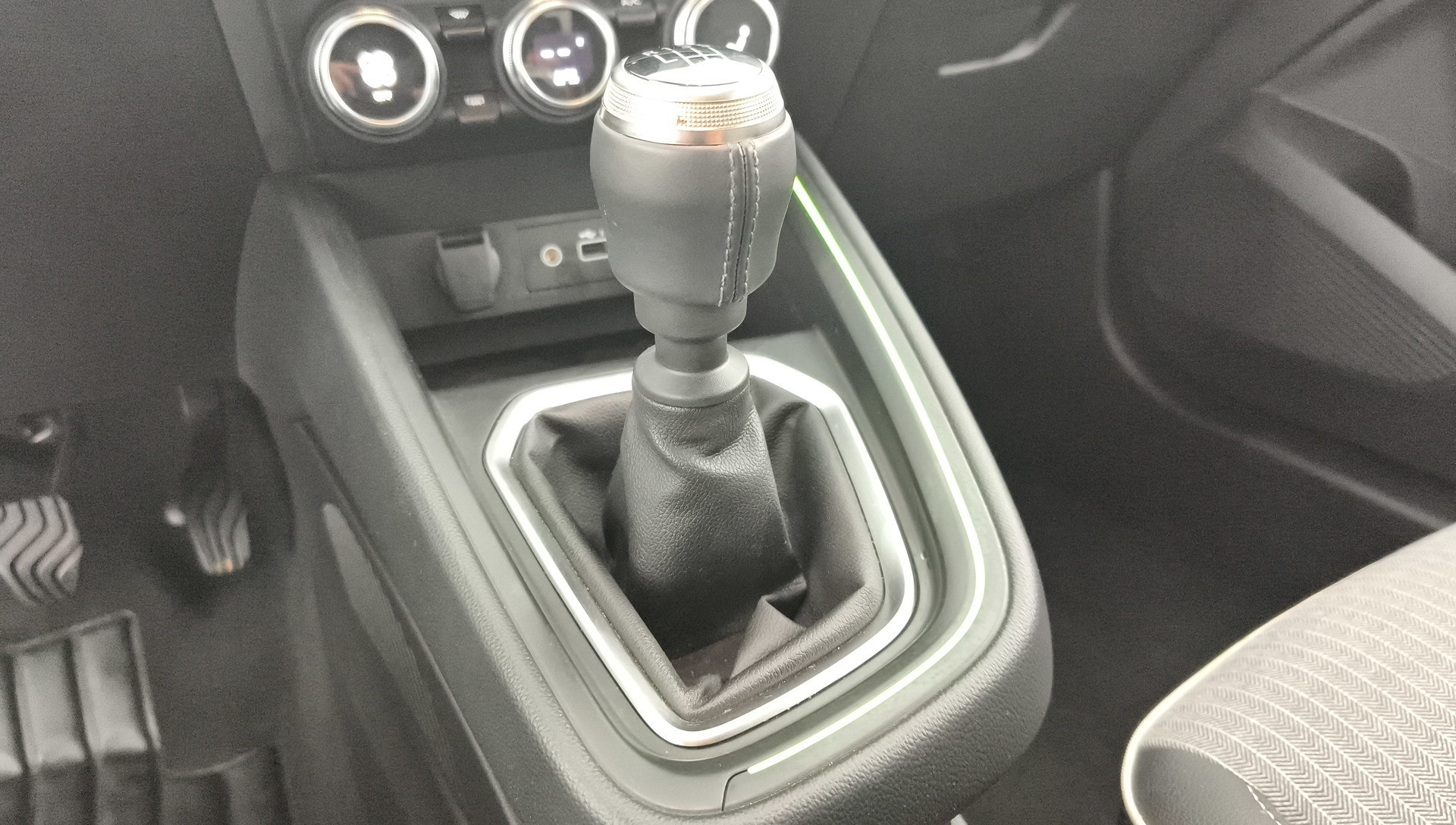 Renault Clio Techno Eco-G 74 kW (100 CV) - 23