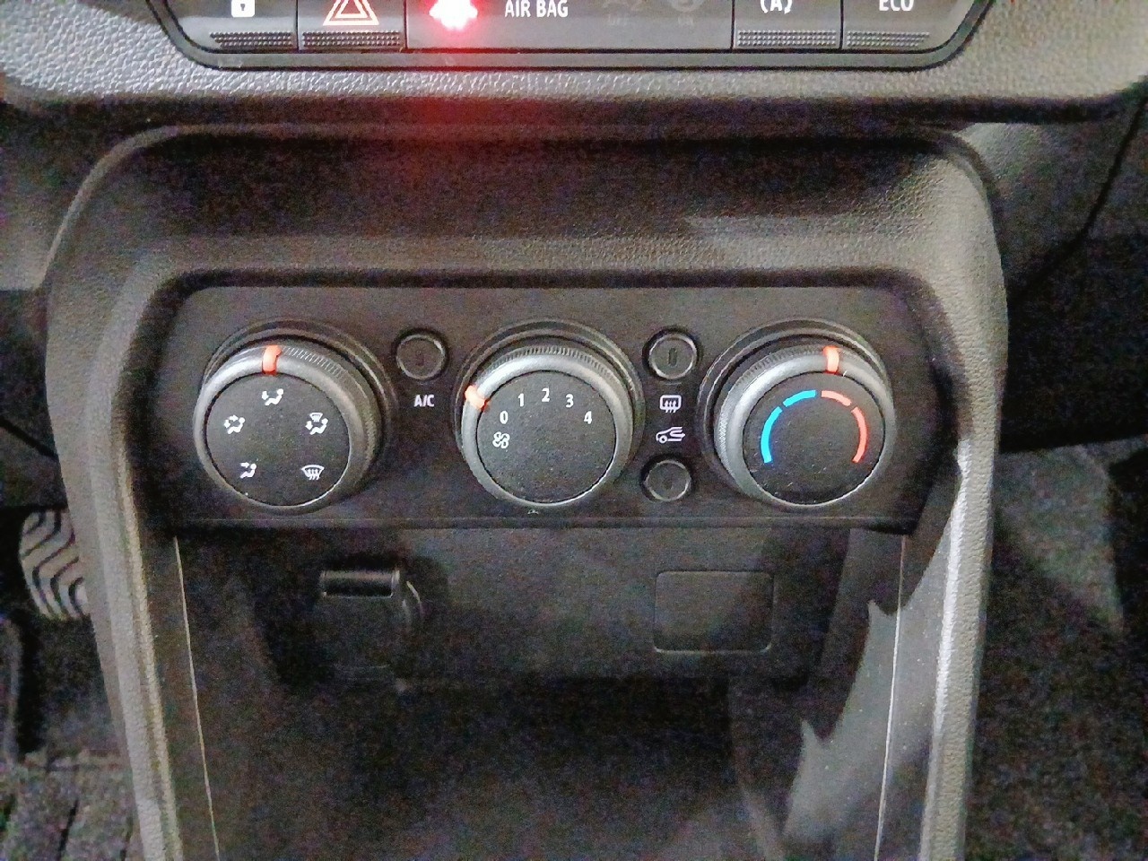 Dacia Sandero Essential TCe 66 kW (91 CV) - 14