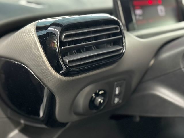 CitroenC4 Cactus PureTech 82 Feel Edition 60 kW (82 CV) Vehículo usado en Barcelona - 13