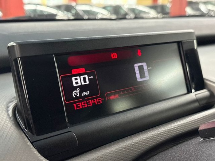 CitroenC4 Cactus PureTech 82 Feel Edition 60 kW (82 CV) Vehículo usado en Barcelona - 15 CitroenC4 Cactus PureTech 82 Feel Edition 60 kW (82 CV) Vehículo usado en Barcelona - 15