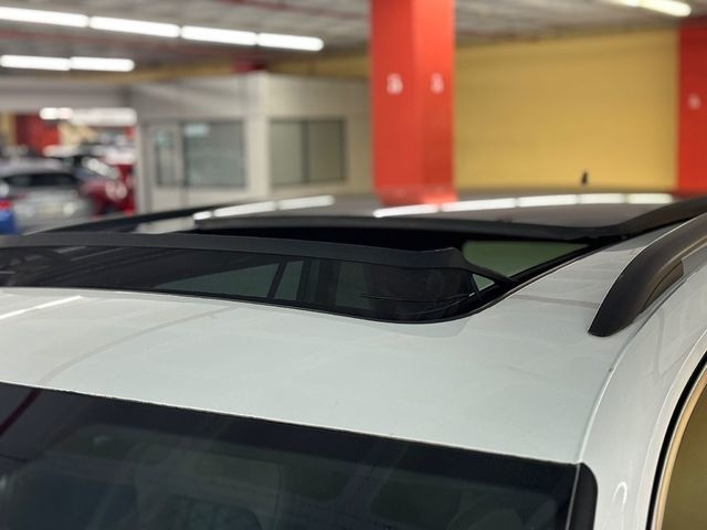 VolkswagenTiguan R-Line 2.0 TDI 110 kW (150 CV) DSG Vehículo usado en Barcelona - 9