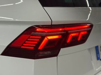 Volkswagen Tiguan R-Line 2.0 TDI 110 kW (150 CV) DSG Volkswagen Tiguan R-Line 2.0 TDI 110 kW (150 CV) DSG