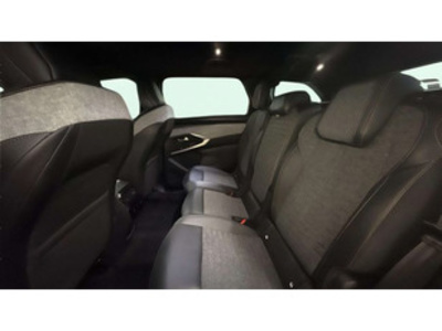 Peugeot 5008 Hybrid 1.2 Allure eDCS6 100 kW (136 CV) Peugeot 5008 Hybrid 1.2 Allure eDCS6 100 kW (136 CV)