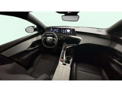 Peugeot 5008 Hybrid 1.2 Allure eDCS6 100 kW (136 CV) Peugeot 5008 Hybrid 1.2 Allure eDCS6 100 kW (136 CV)