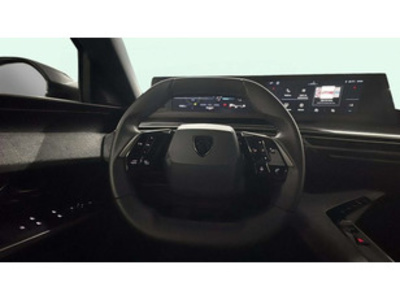 Peugeot 5008 Hybrid 1.2 Allure eDCS6 100 kW (136 CV) Peugeot 5008 Hybrid 1.2 Allure eDCS6 100 kW (136 CV)