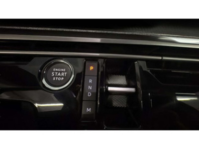 Peugeot 5008 Hybrid 1.2 Allure eDCS6 100 kW (136 CV) Peugeot 5008 Hybrid 1.2 Allure eDCS6 100 kW (136 CV)