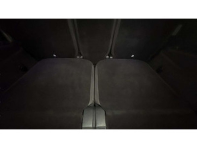 Peugeot 5008 Hybrid 1.2 Allure eDCS6 100 kW (136 CV) Peugeot 5008 Hybrid 1.2 Allure eDCS6 100 kW (136 CV)