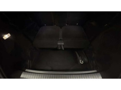 Peugeot 5008 Hybrid 1.2 Allure eDCS6 100 kW (136 CV) Peugeot 5008 Hybrid 1.2 Allure eDCS6 100 kW (136 CV)