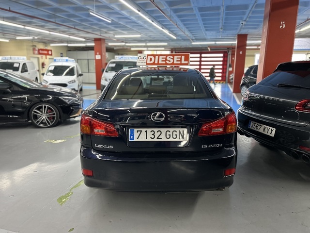 LexusIS 220d Sport Multimedia 130 kW (177 CV) Vehículo usado en Barcelona - 5