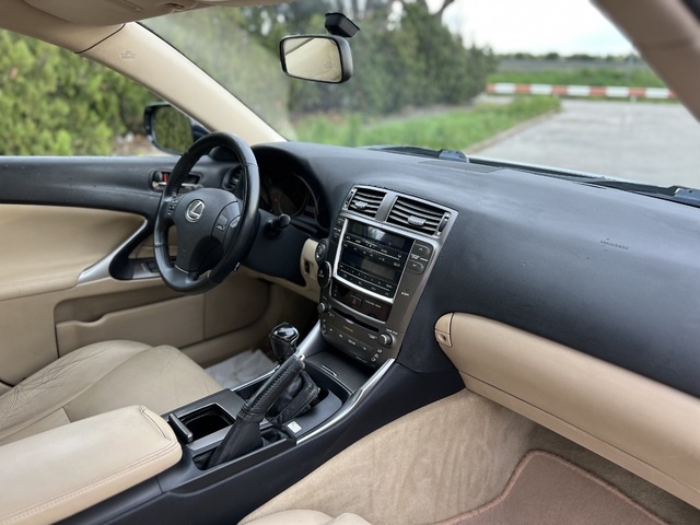 LexusIS 220d Sport Multimedia 130 kW (177 CV) Vehículo usado en Barcelona - 18