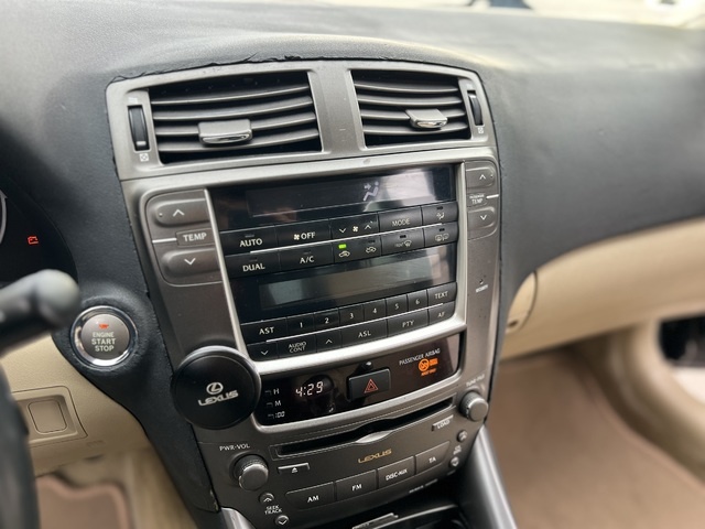 LexusIS 220d Sport Multimedia 130 kW (177 CV) Vehículo usado en Barcelona - 23