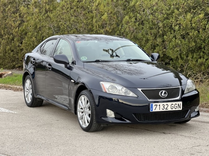 LexusIS 220d Sport Multimedia 130 kW (177 CV) Vehículo usado en Barcelona - 36 LexusIS 220d Sport Multimedia 130 kW (177 CV) Vehículo usado en Barcelona - 36