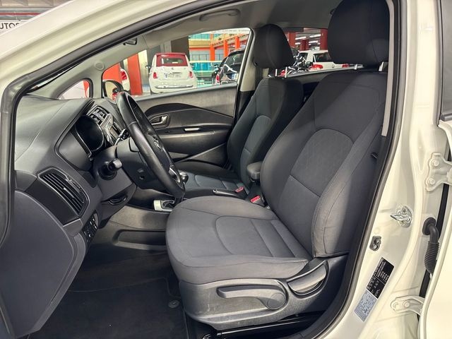 KiaRio 1.2 CVVT Tech 62 kW (84 CV) Vehículo usado en Barcelona - 8