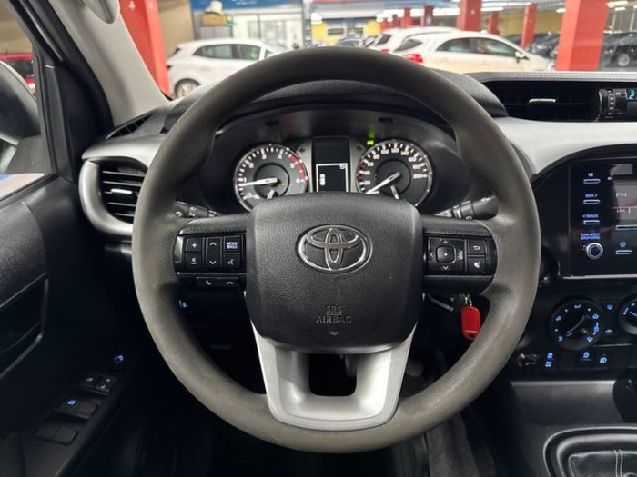 ToyotaHilux 2.4 D-4D Cabina Extra GX 110 kW (150 CV) Vehículo usado en Barcelona - 16 ToyotaHilux 2.4 D-4D Cabina Extra GX 110 kW (150 CV) Vehículo usado en Barcelona - 16