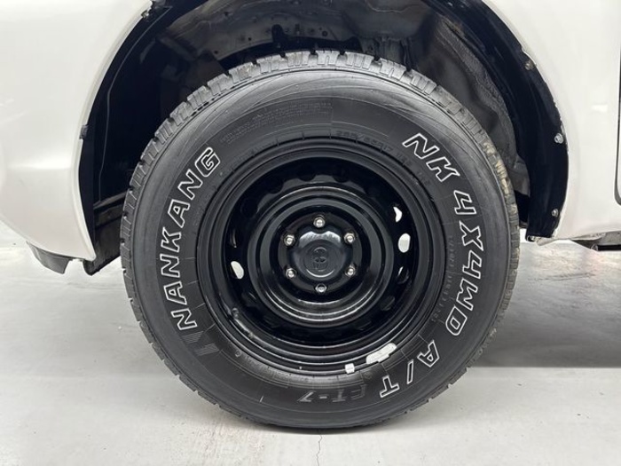 ToyotaHilux 2.4 D-4D Cabina Extra GX 110 kW (150 CV) Vehículo usado en Barcelona - 24 ToyotaHilux 2.4 D-4D Cabina Extra GX 110 kW (150 CV) Vehículo usado en Barcelona - 24