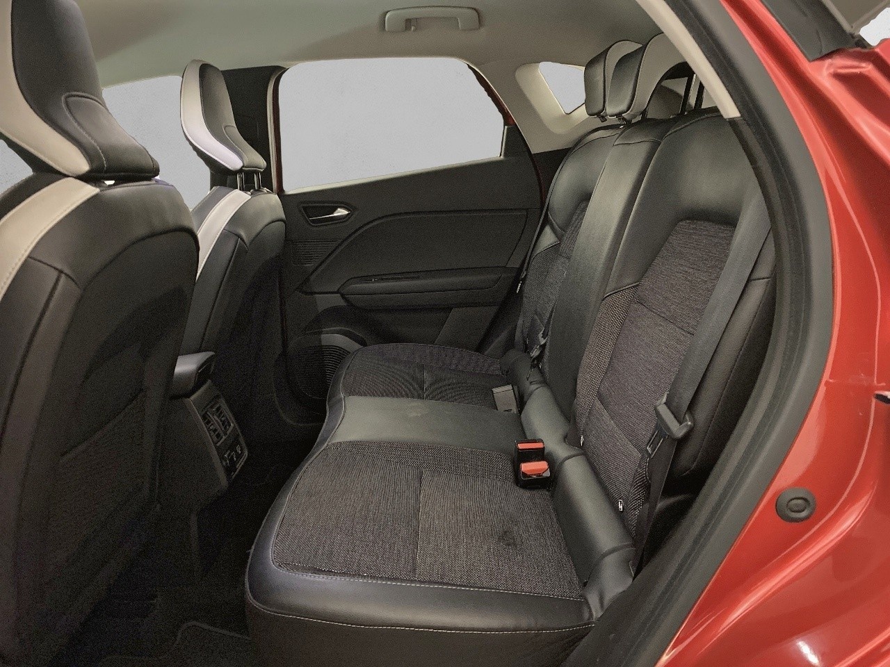 Renault Captur Zen E-TECH Híbrido enchufable 118 kW (160 CV) - 9