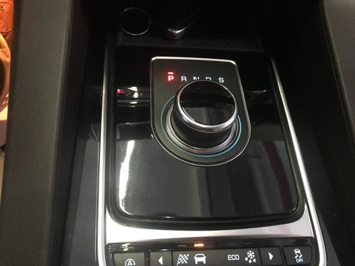 JaguarF-PACE 2.0L i4D Prestige Auto 132 kW (180 CV) Vehículo usado en Barcelona - 15 JaguarF-PACE 2.0L i4D Prestige Auto 132 kW (180 CV) Vehículo usado en Barcelona - 15