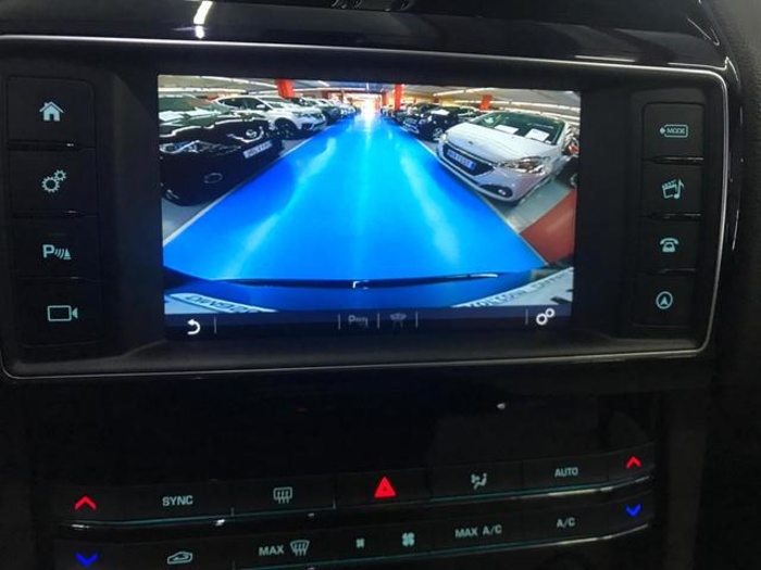 JaguarF-PACE 2.0L i4D Prestige Auto 132 kW (180 CV) Vehículo usado en Barcelona - 20 JaguarF-PACE 2.0L i4D Prestige Auto 132 kW (180 CV) Vehículo usado en Barcelona - 20