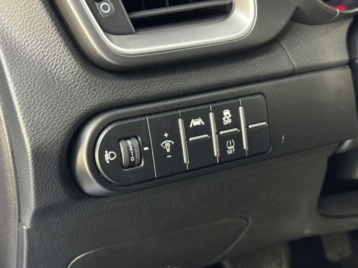 KiaCeed 1.0 MHEV Drive DCT 74 kW (100 CV) Vehículo usado en Barcelona - 15 KiaCeed 1.0 MHEV Drive DCT 74 kW (100 CV) Vehículo usado en Barcelona - 15