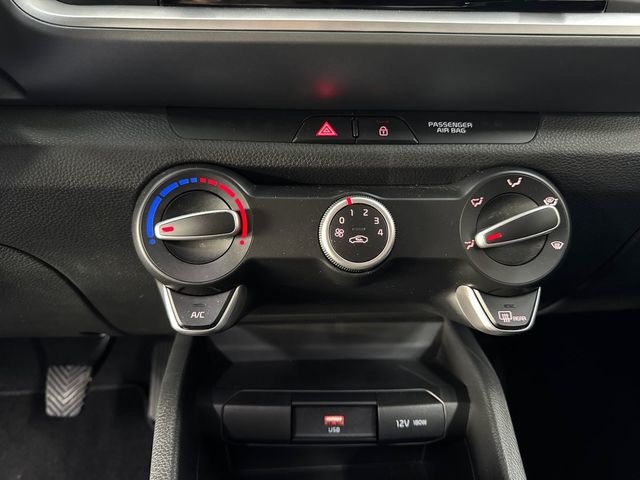 KiaStonic 1.0 T-GDi MHEV Business 74 kW (100 CV) Vehículo usado en Barcelona - 19