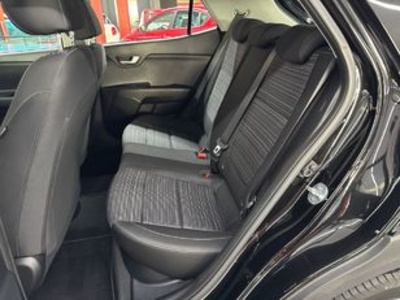 Kia Stonic 1.0 T-GDi MHEV Business 74 kW (100 CV) Kia Stonic 1.0 T-GDi MHEV Business 74 kW (100 CV)