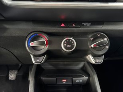 Kia Stonic 1.0 T-GDi MHEV Business 74 kW (100 CV) Kia Stonic 1.0 T-GDi MHEV Business 74 kW (100 CV)