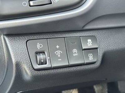 Kia Stonic 1.0 T-GDi MHEV iMT Concept 74 kW (100 CV) Kia Stonic 1.0 T-GDi MHEV iMT Concept 74 kW (100 CV)