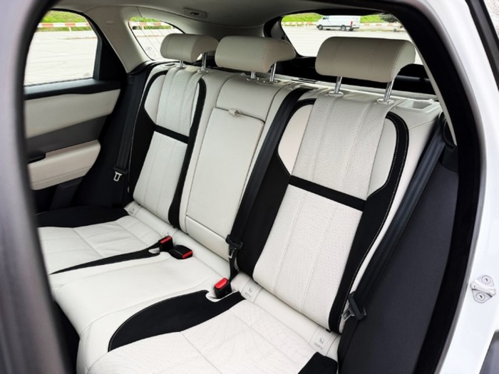 Land RoverRange Rover Velar D240 I4 Standard 4WD Auto 150 kW (204 CV) Vehículo usado en Barcelona - 10 Land RoverRange Rover Velar D240 I4 Standard 4WD Auto 150 kW (204 CV) Vehículo usado en Barcelona - 10