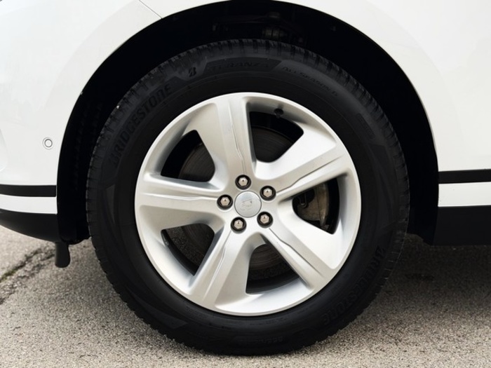 Land RoverRange Rover Velar D240 I4 Standard 4WD Auto 150 kW (204 CV) Vehículo usado en Barcelona - 13 Land RoverRange Rover Velar D240 I4 Standard 4WD Auto 150 kW (204 CV) Vehículo usado en Barcelona - 13