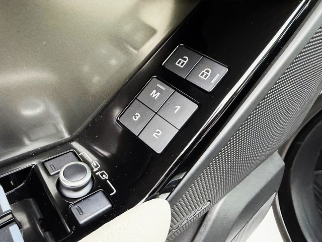 Land RoverRange Rover Velar D240 I4 Standard 4WD Auto 150 kW (204 CV) Vehículo usado en Barcelona - 14