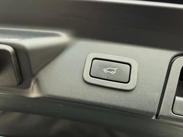 Land RoverRange Rover Velar D240 I4 Standard 4WD Auto 150 kW (204 CV) Vehículo usado en Barcelona - 30