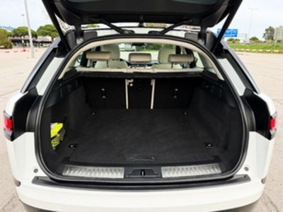 Land Rover Range Rover Velar D240 I4 Standard 4WD Auto 150 kW (204 CV) Land Rover Range Rover Velar D240 I4 Standard 4WD Auto 150 kW (204 CV)