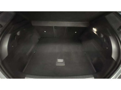 Peugeot 3008 Allure Hybrid eDCS6 100 kW (136 CV) Peugeot 3008 Allure Hybrid eDCS6 100 kW (136 CV)