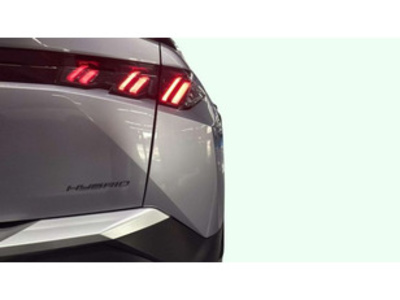 Peugeot 3008 Allure Hybrid eDCS6 100 kW (136 CV) Peugeot 3008 Allure Hybrid eDCS6 100 kW (136 CV)