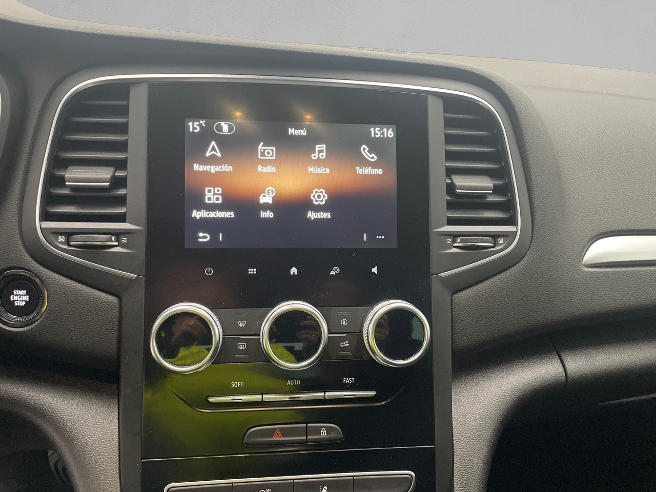 Renault Megane Zen Blue dCi 85 kW (115 CV) - 6