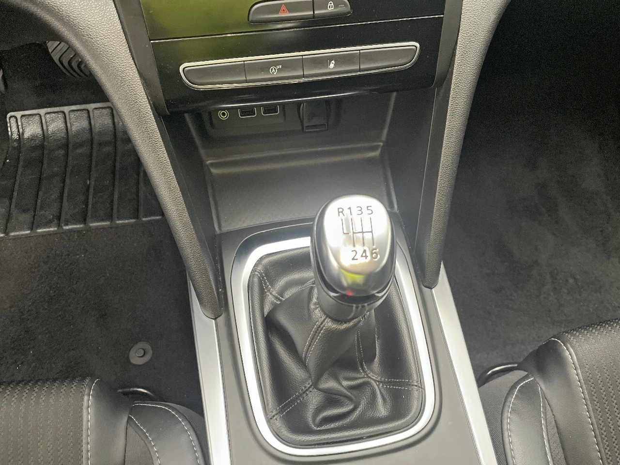 Renault Megane Zen Blue dCi 85 kW (115 CV) - 7